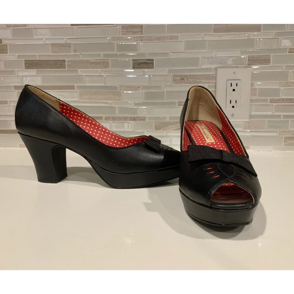 B.A.I.T. Vintage/pinup heels size 9
